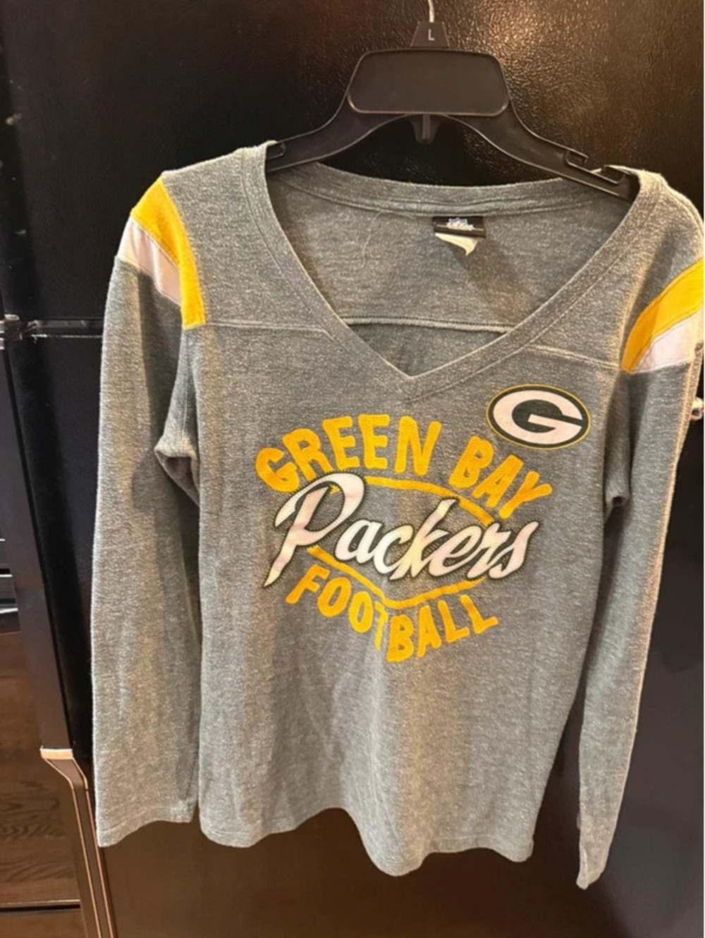 NFL Team Apparel Green Bay Packers V-Neck Long Sleeve Shirt Large